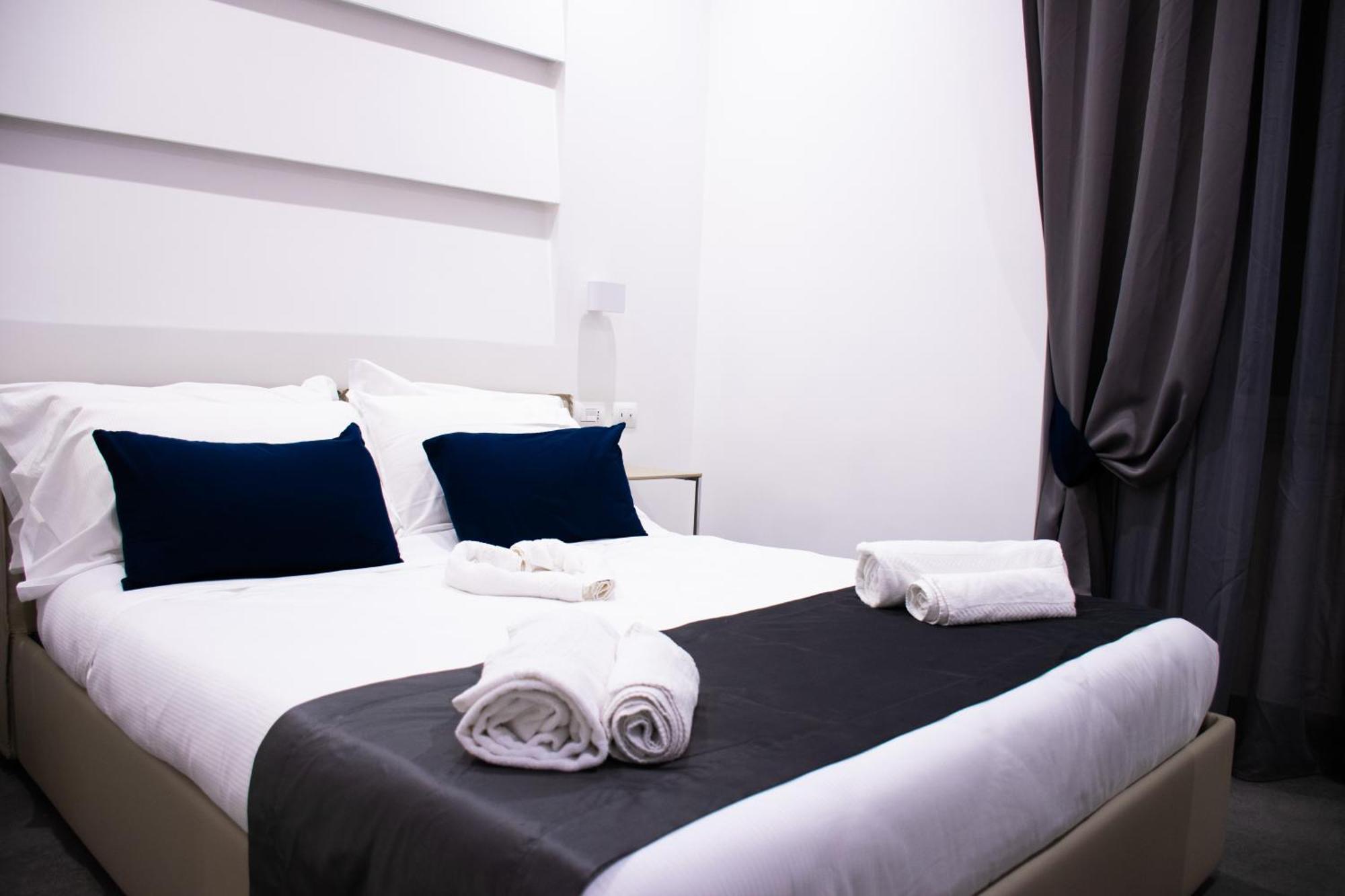 Couette-café Megaris Luxury *