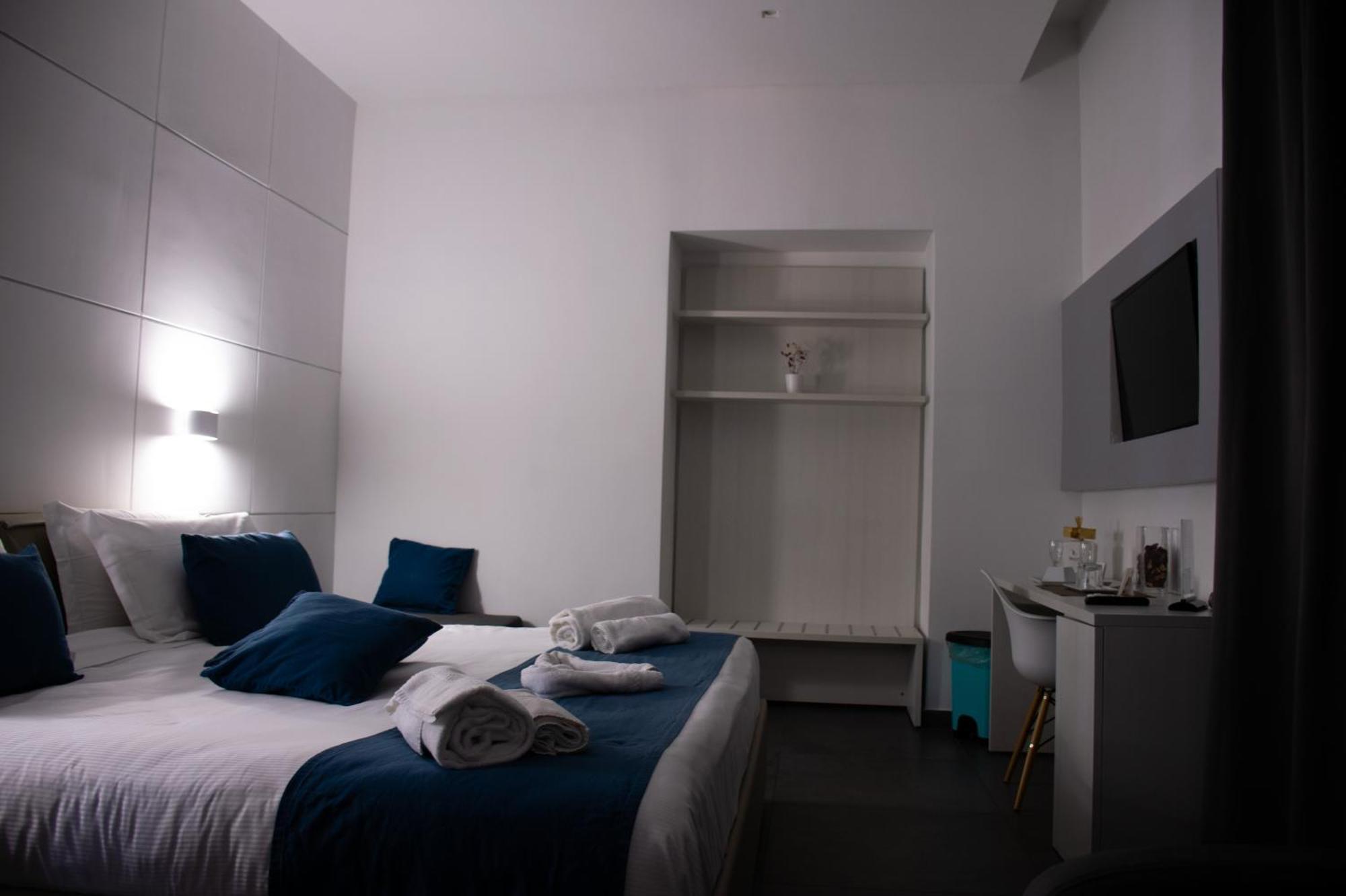 Couette-café Megaris Luxury